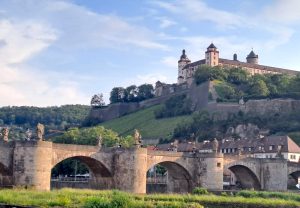 Highlights from Coral Symbiotic Bacteria at Würzburg Congress and GEOMAR Visit