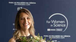Paola Sanjuan Alberte Awarded L’Oréal Portugal Honor Medal for Groundbreaking Work in Nanobioelectronics