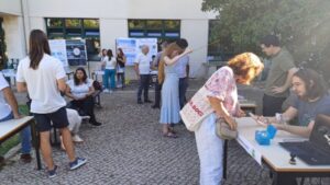 Técnico Celebrates International Microorganism Day with Hands-On Science